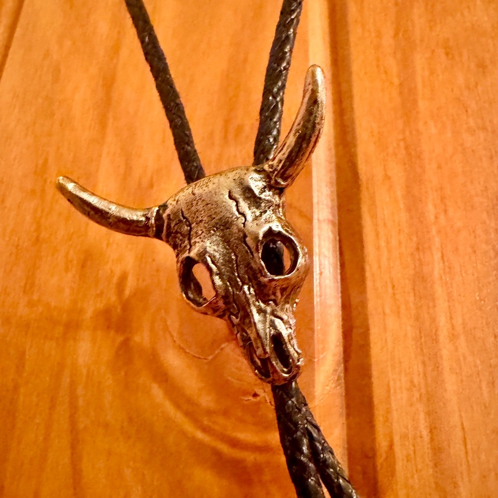 Bull Skull Bolo Tie